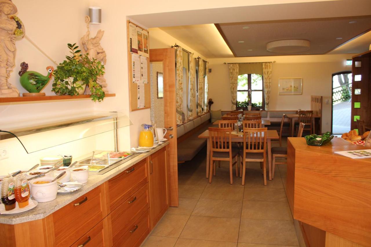 Weingut Fellner Bed & Breakfast Лейтшах Екстериор снимка